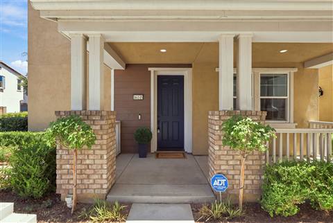 Front porch & entrance · View 14