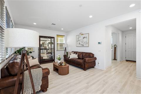 Living room · View 24