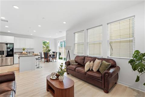 Living room · View 26