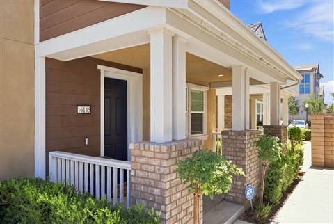 Front porch & entrance · View 7