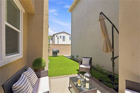Outdoor terrace · View 74