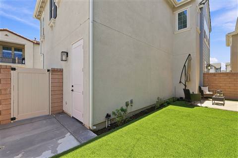 Outdoor terrace · View 75