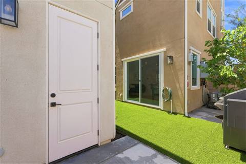 Outdoor terrace · View 76