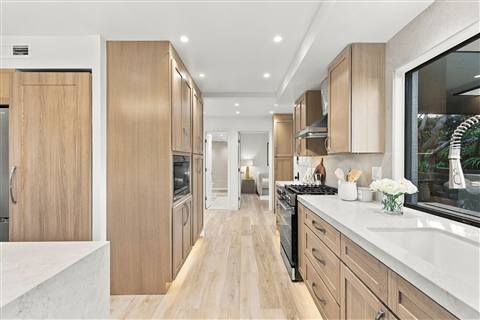 Kitchen · full view